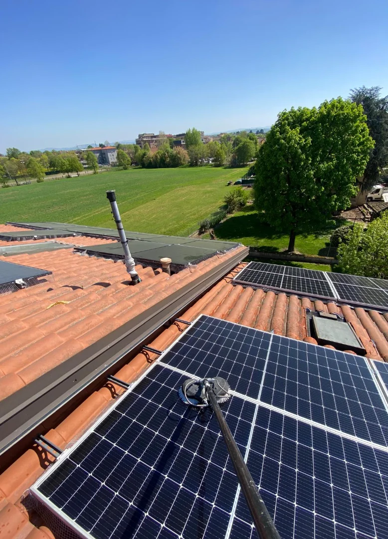ditta-pulizia-lavaggio-pannelli-fotovoltaici-piacenza