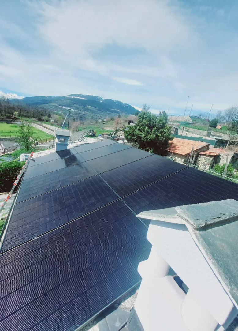 comignolo-e-pannelli-per-riscaldamento-ed-elettricita